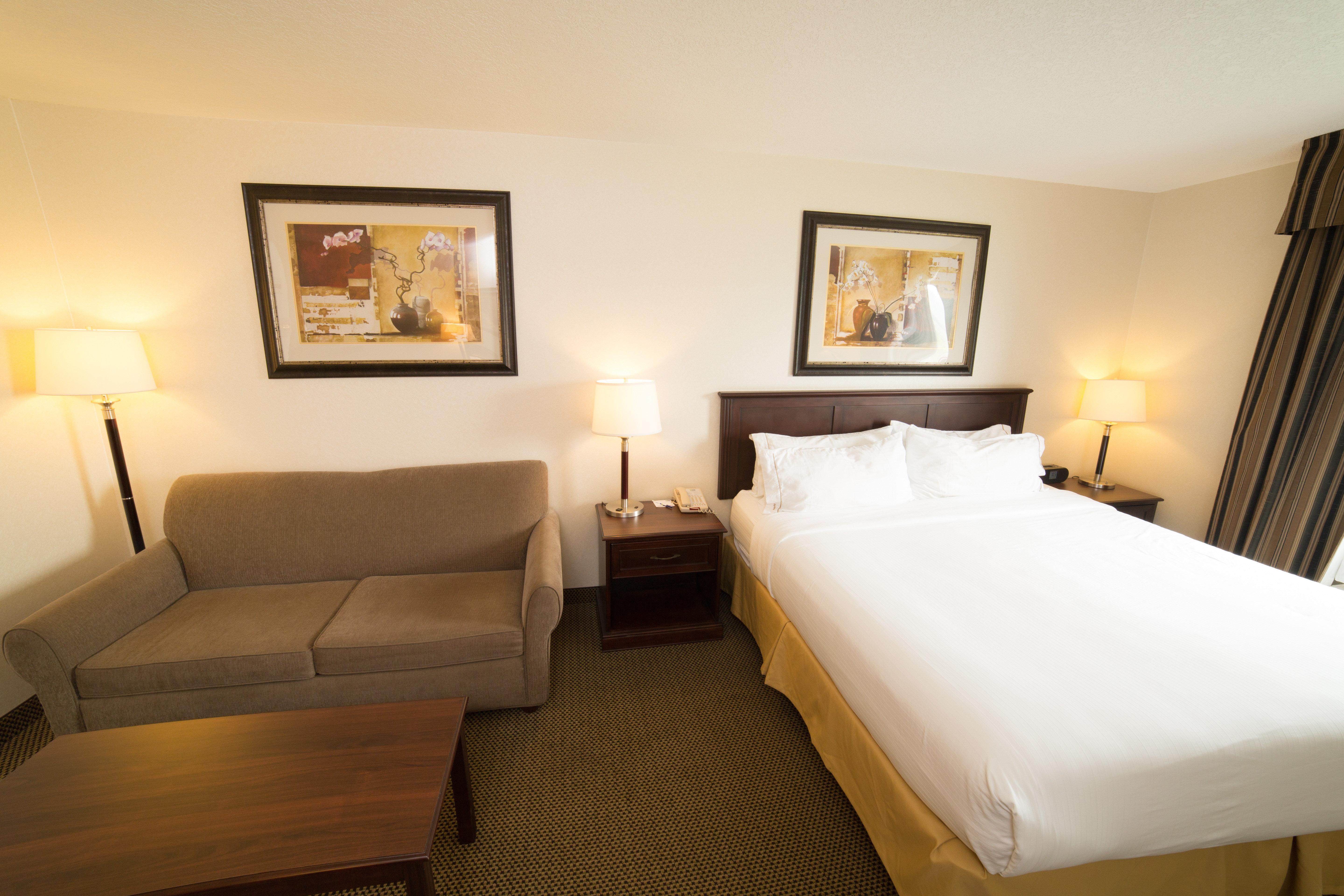 Holiday Inn Express & Suites Whitecourt By Ihg Exterior foto