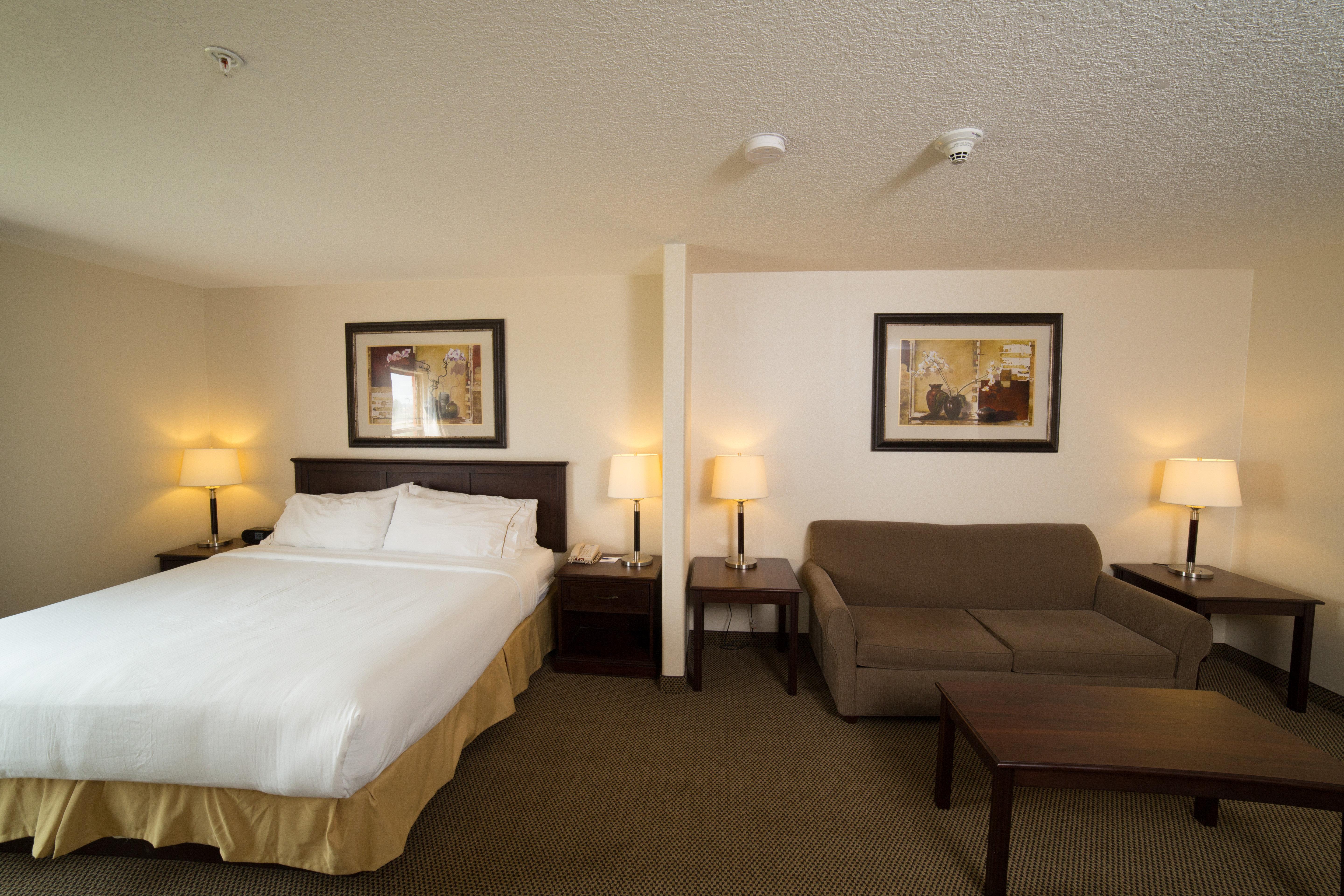 Holiday Inn Express & Suites Whitecourt By Ihg Exterior foto