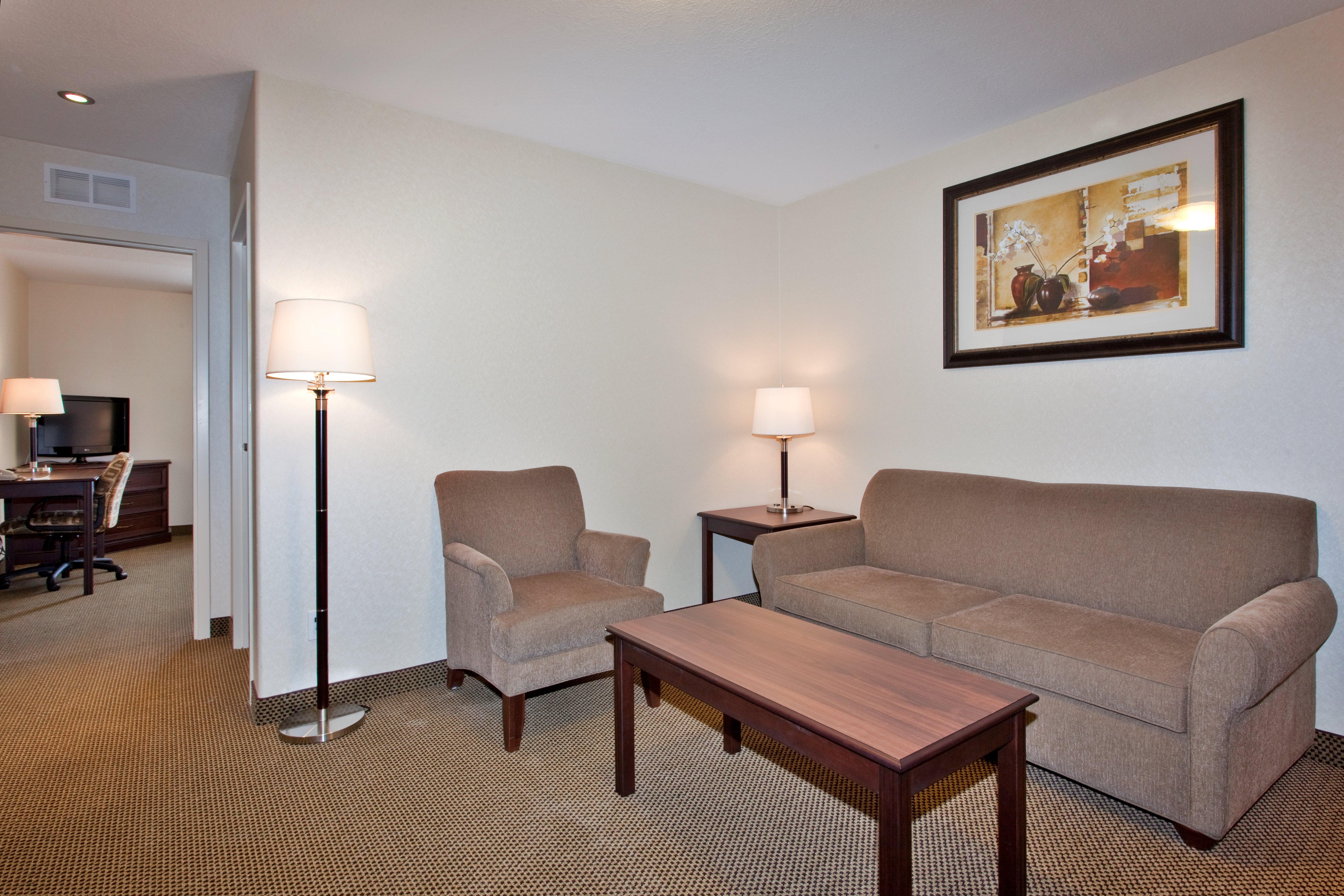 Holiday Inn Express & Suites Whitecourt By Ihg Habitación foto
