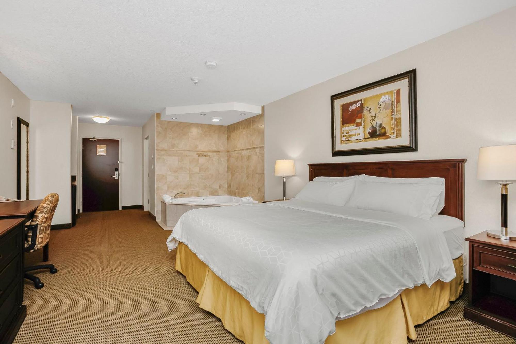 Holiday Inn Express & Suites Whitecourt By Ihg Exterior foto