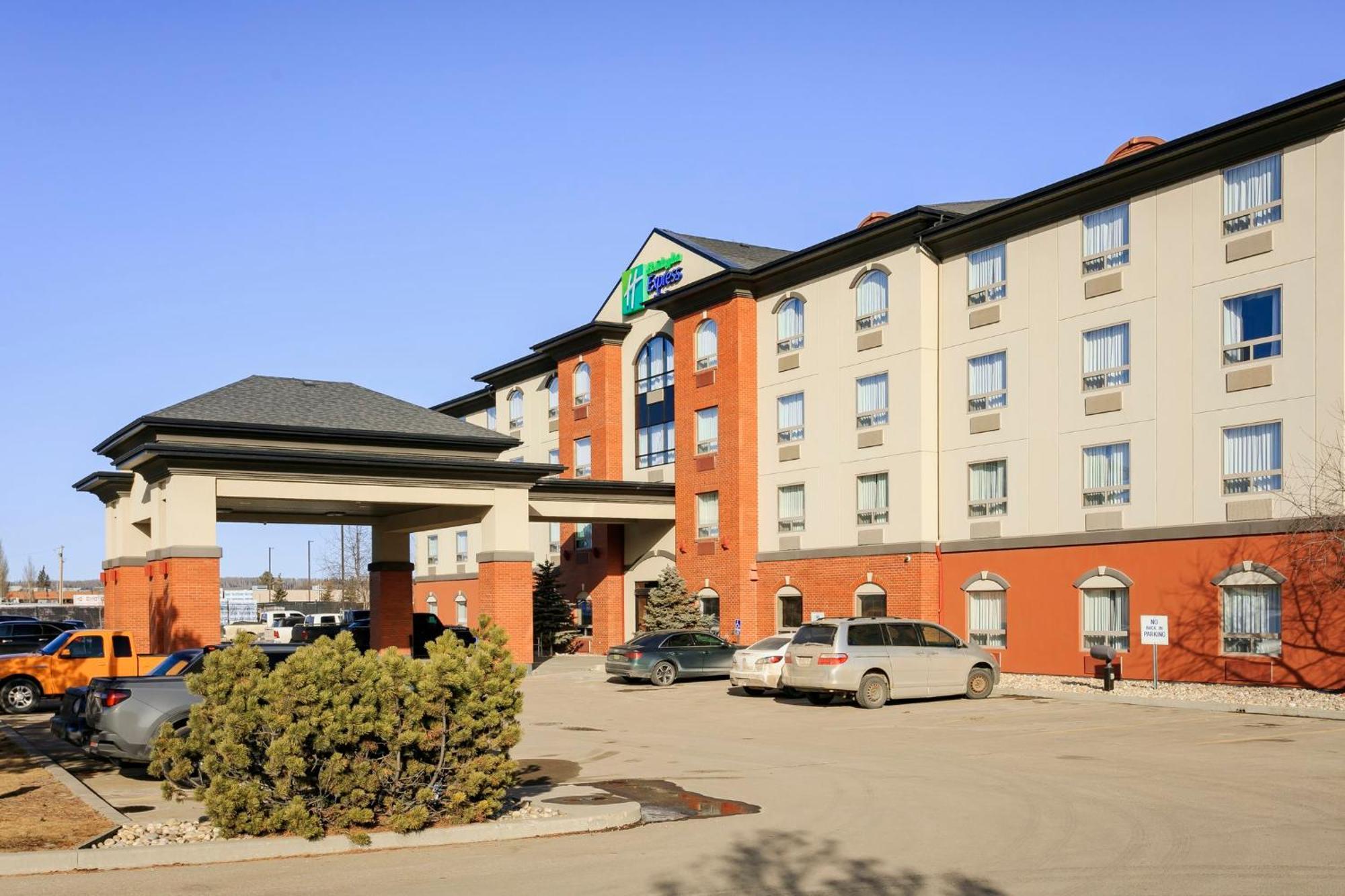 Holiday Inn Express & Suites Whitecourt By Ihg Exterior foto